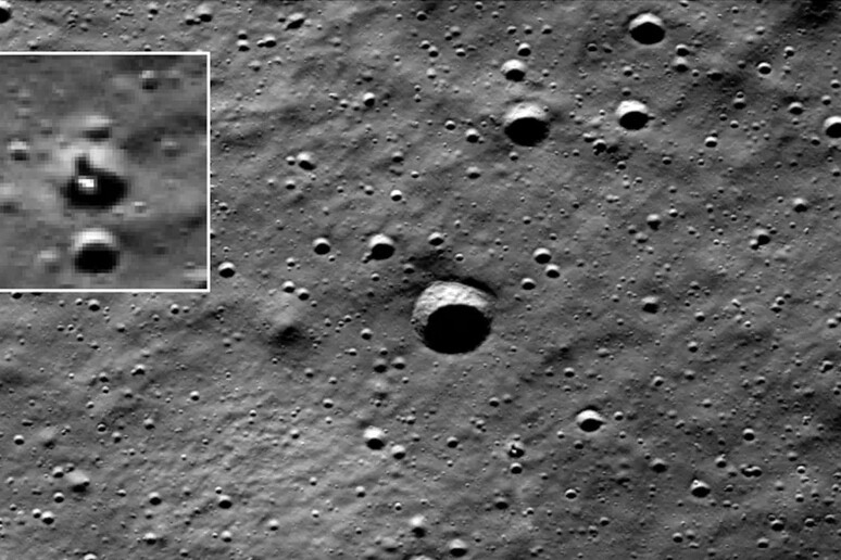 Il lander Athena ripreso il 10 marzo dalla sonda Lro della Nasa (fonte: NASA/GSFC/Arizona State University) - RIPRODUZIONE RISERVATA