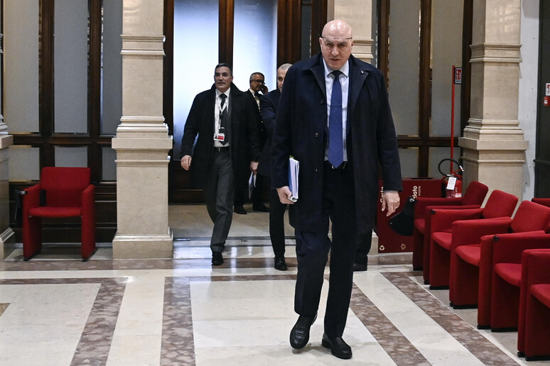 - RIPRODUZIONE RISERVATA