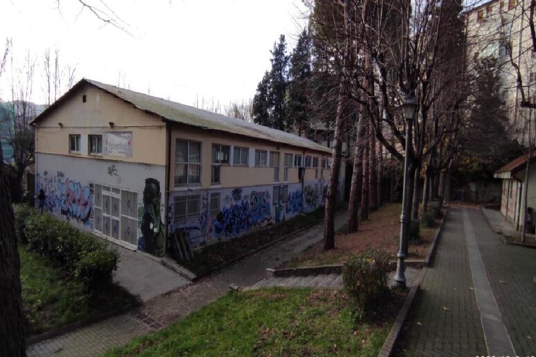 - RIPRODUZIONE RISERVATA