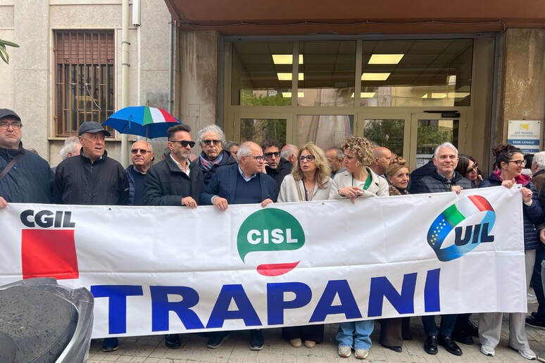 - RIPRODUZIONE RISERVATA
