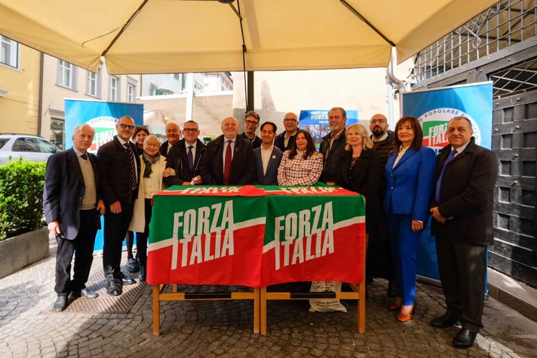 - RIPRODUZIONE RISERVATA
