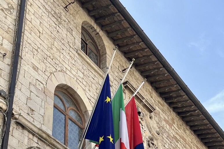 - RIPRODUZIONE RISERVATA