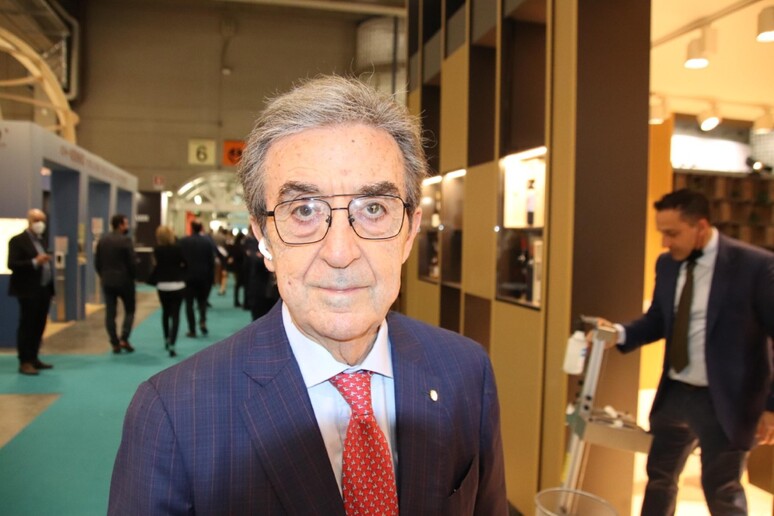 - RIPRODUZIONE RISERVATA