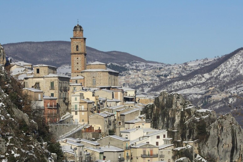 - RIPRODUZIONE RISERVATA