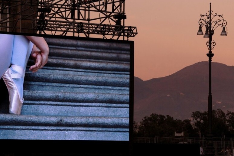- RIPRODUZIONE RISERVATA