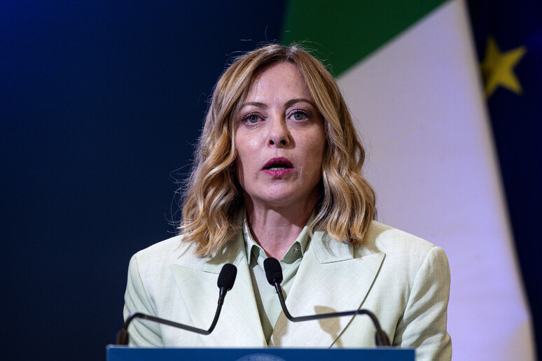 - RIPRODUZIONE RISERVATA