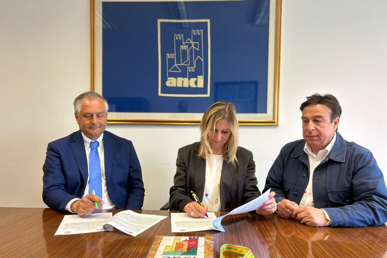 - RIPRODUZIONE RISERVATA