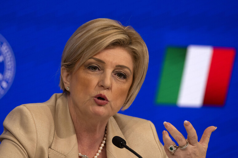 - RIPRODUZIONE RISERVATA