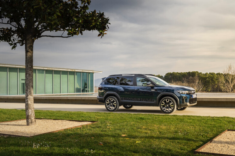 Dacia Bigster sfida i grandi tra essenzialità e stile - RIPRODUZIONE RISERVATA