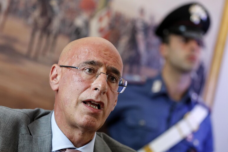 - RIPRODUZIONE RISERVATA