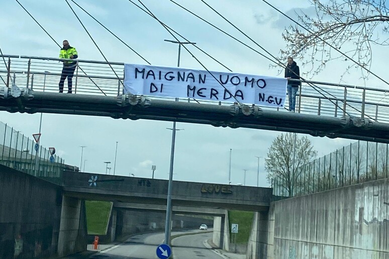 Calcio: Milan torna a Udine, striscione di offesa a Maignan - RIPRODUZIONE RISERVATA