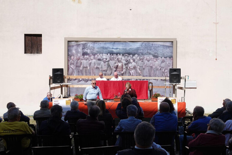 - RIPRODUZIONE RISERVATA