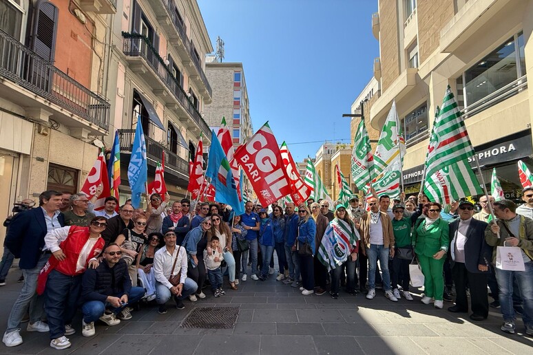 - RIPRODUZIONE RISERVATA