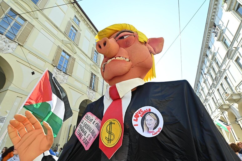 - RIPRODUZIONE RISERVATA