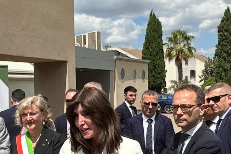 - RIPRODUZIONE RISERVATA
