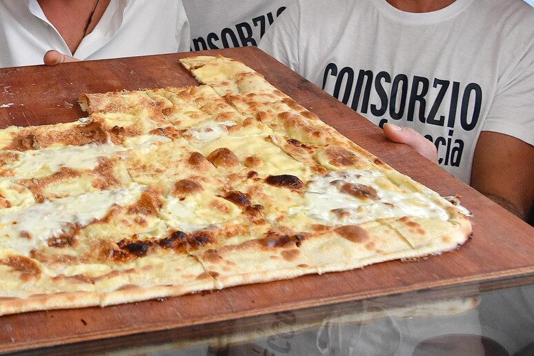 - RIPRODUZIONE RISERVATA