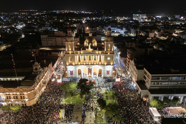 In migliaia alla messa per papa Leone XIV a Chiclayo