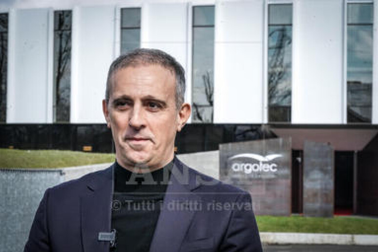 - RIPRODUZIONE RISERVATA