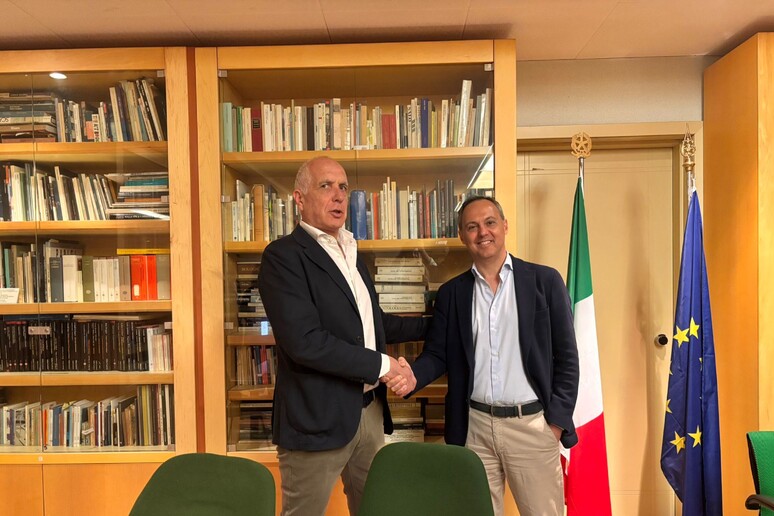 - RIPRODUZIONE RISERVATA