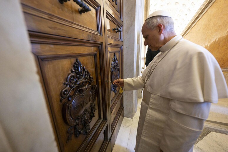 Papa riapre appartamento Palazzo apostolico, tolti sigilli