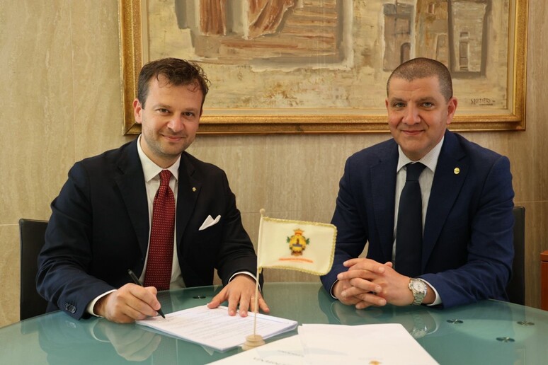 - RIPRODUZIONE RISERVATA