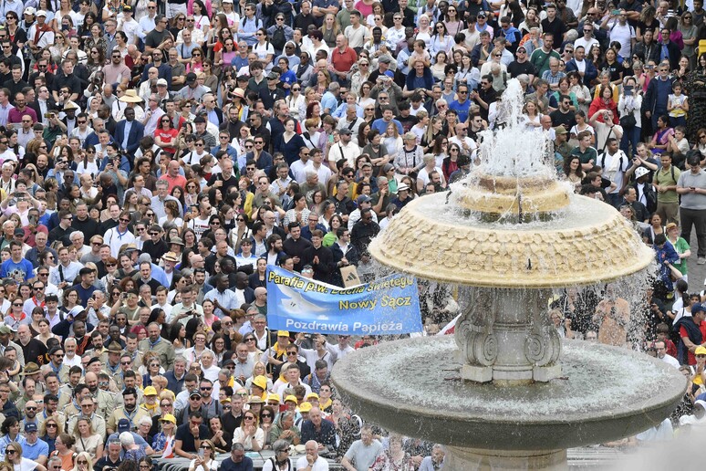 - RIPRODUZIONE RISERVATA