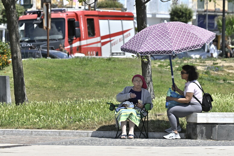 - RIPRODUZIONE RISERVATA