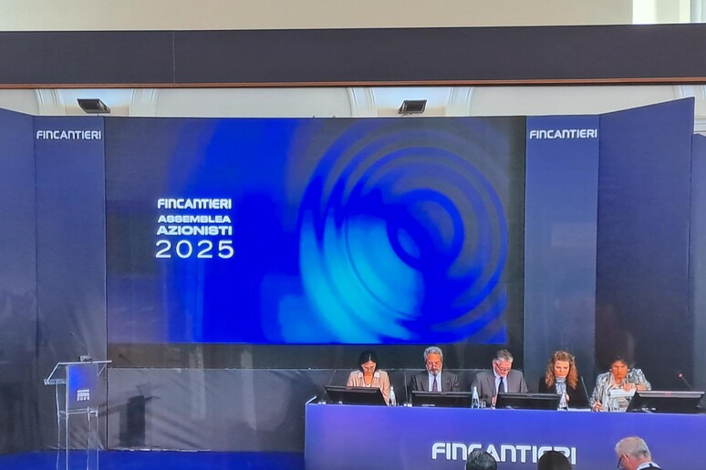 - RIPRODUZIONE RISERVATA