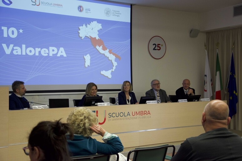 - RIPRODUZIONE RISERVATA