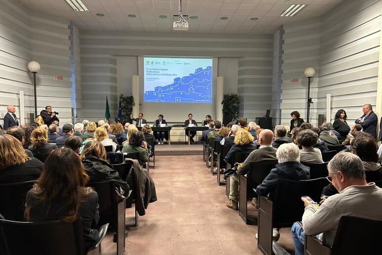 - RIPRODUZIONE RISERVATA
