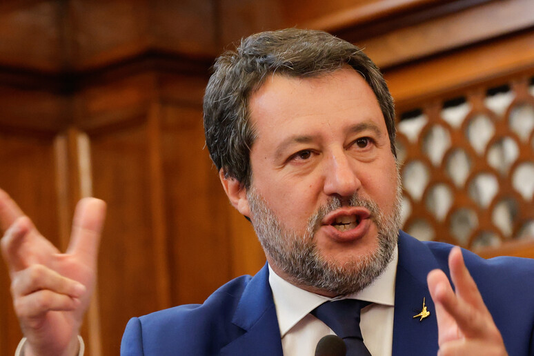 - RIPRODUZIONE RISERVATA