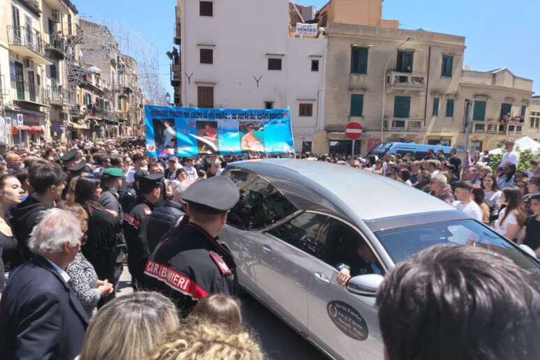 - RIPRODUZIONE RISERVATA