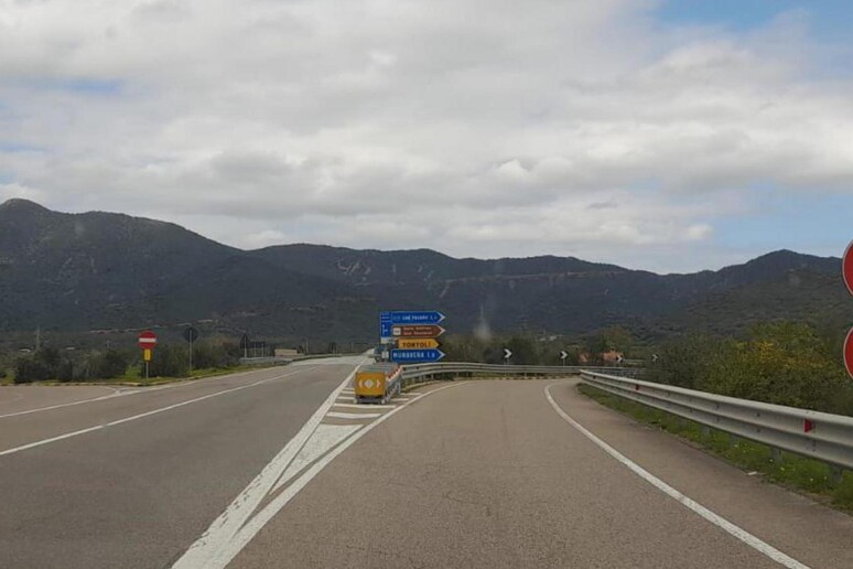 - RIPRODUZIONE RISERVATA