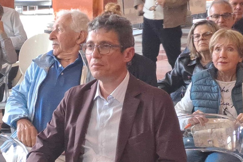 - RIPRODUZIONE RISERVATA