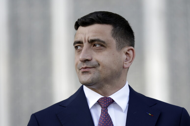 - RIPRODUZIONE RISERVATA