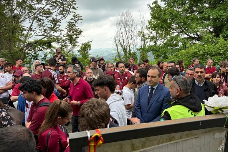 - RIPRODUZIONE RISERVATA