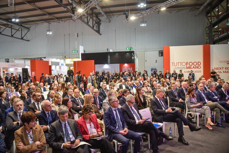 Convegno inaugurale di Tuttofood Milano 2025 alla Fiera di Rho Pero - RIPRODUZIONE RISERVATA