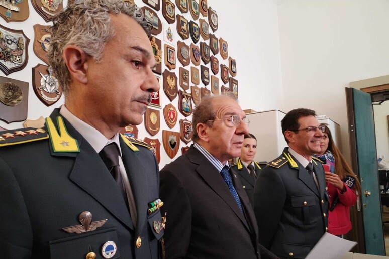 - RIPRODUZIONE RISERVATA