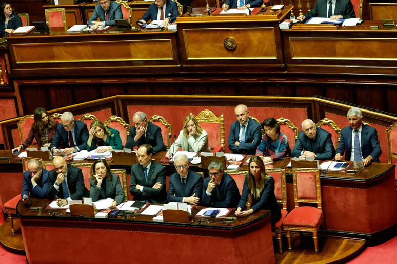 - RIPRODUZIONE RISERVATA