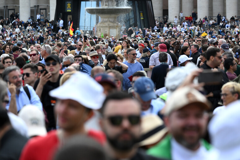 - RIPRODUZIONE RISERVATA