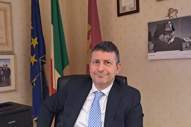 - RIPRODUZIONE RISERVATA