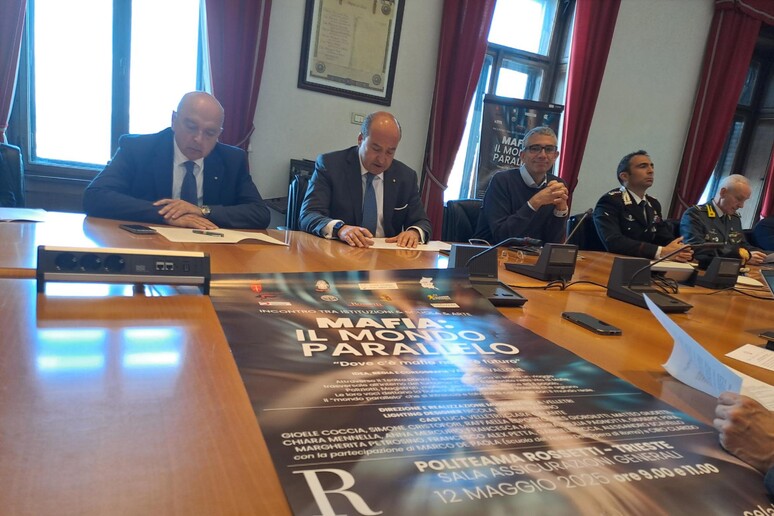 - RIPRODUZIONE RISERVATA