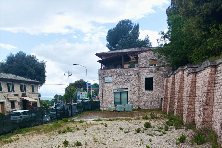 - RIPRODUZIONE RISERVATA