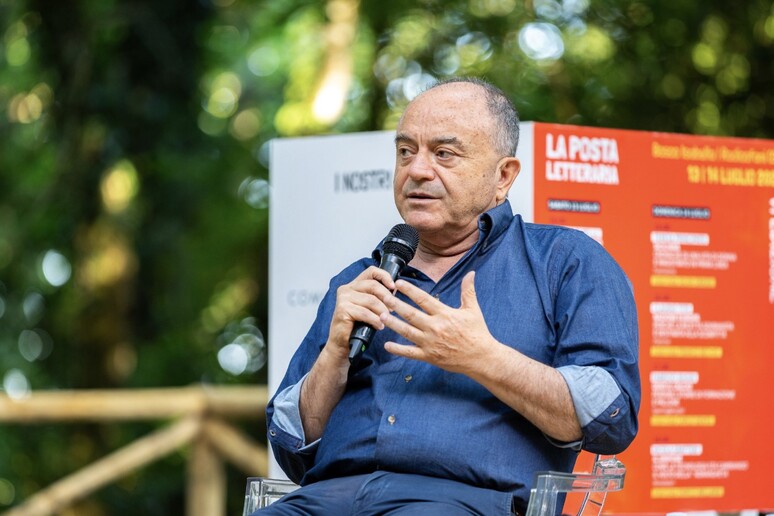 - RIPRODUZIONE RISERVATA