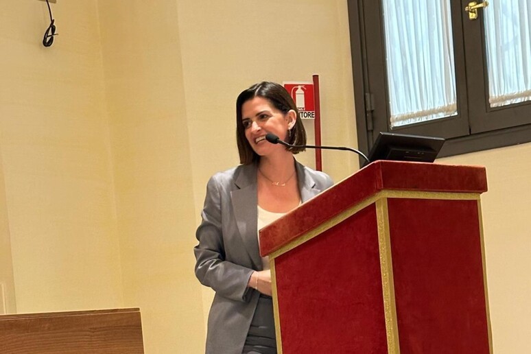 - RIPRODUZIONE RISERVATA