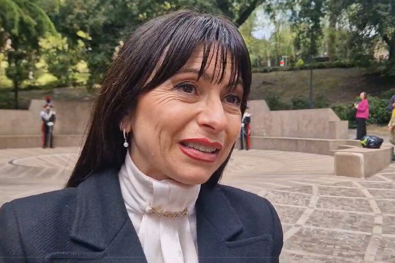 - RIPRODUZIONE RISERVATA