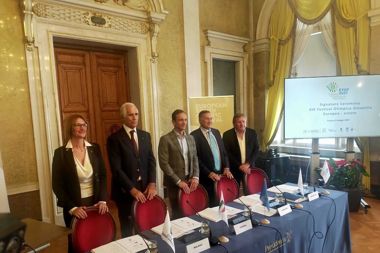 - RIPRODUZIONE RISERVATA