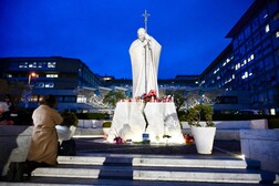 Al Gemelli una messa speciale per papa Francesco