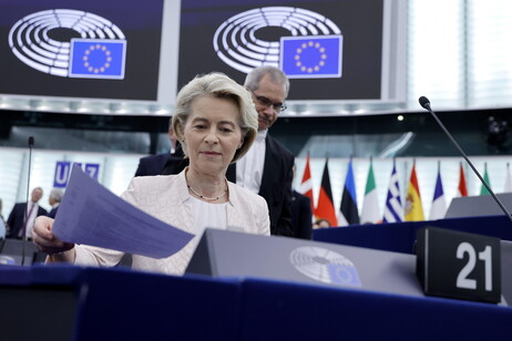 Von der Leyen presenta il suo programma: "Sarà la Commissione Ue degli investimenti"