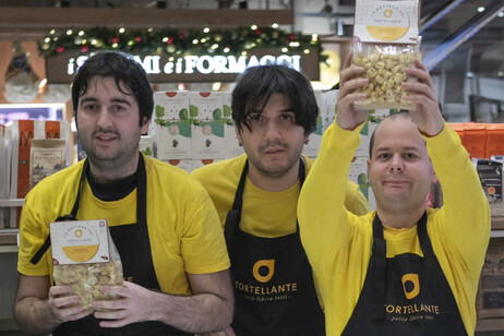 Pasta libera tutti, nasce un tortellino di artigiani autistici (foto @Paolo Lavizzari)